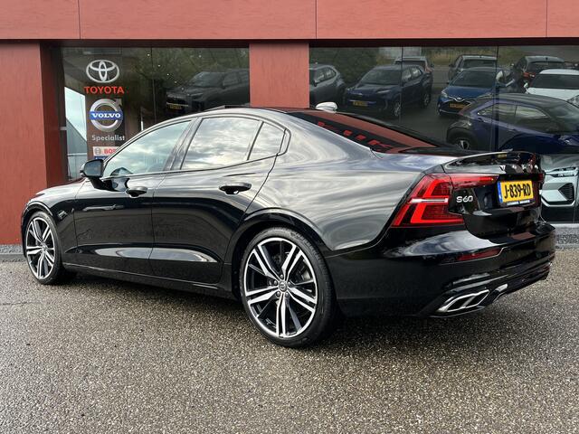 Volvo S60 2.0 T5 R-Design | Pano | Pilot Assist | Head-up | Carplay | Stuur/Stoelverw. | 20''