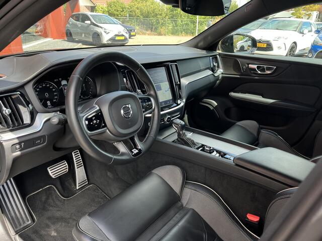 Volvo S60 2.0 T5 R-Design | Pano | Pilot Assist | Head-up | Carplay | Stuur/Stoelverw. | 20''