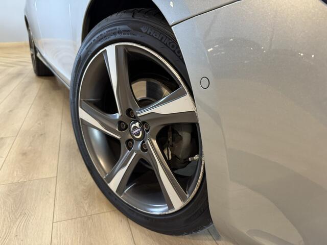 Volvo S60 2.0 D2 Momentum Business Airco ECC | Parkeer Sensoren | Cruise Control | Trekhaak | Navigatie | Isofix | NAP