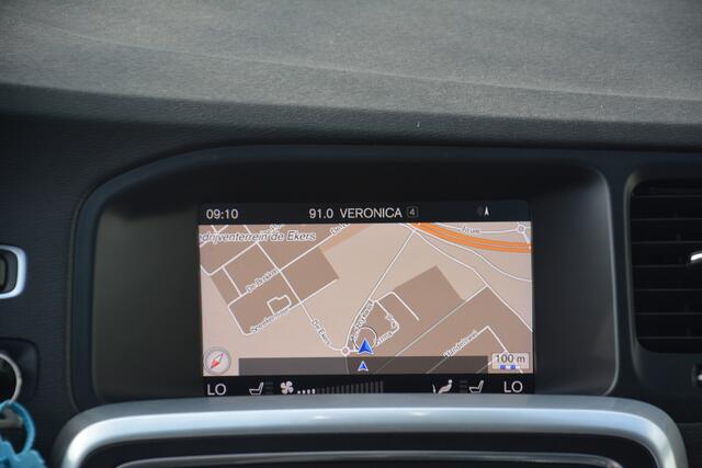 Volvo S60 2.0 T3 Polar+ Dynamic Nederlandse auto dealeronderhouden laatste beurt bij 106000km 2.0 T3 motor met oa xenon leren bekleding navigatie camera pdc cv cruise control city safety stoelverwarming voice command