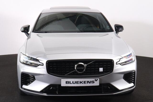Volvo S60 T8 AWD Polestar Engineered - Schuifdak - IntelliSafe Assist - Adaptieve LED koplampen - Harman/Kardon audio - Parkeercamera achter - Verwarmde voorstoelen, stuur & achterbank - Parkeersensoren voor & achter - Elektr. bedienb. voorstoelen met geheugen - St