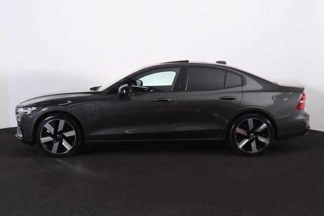 Volvo S60 Recharge T6 AWD Plus Dark - Panorama/schuifdak - IntelliSafe Assist & Surround - 360º Camera - Harman/Kardon audio - Adaptieve LED koplampen - Verwarmde voorstoelen, stuur & achterbank - Parkeersensoren voor & achter - Elektr. bedienb. voorstoelen met geh