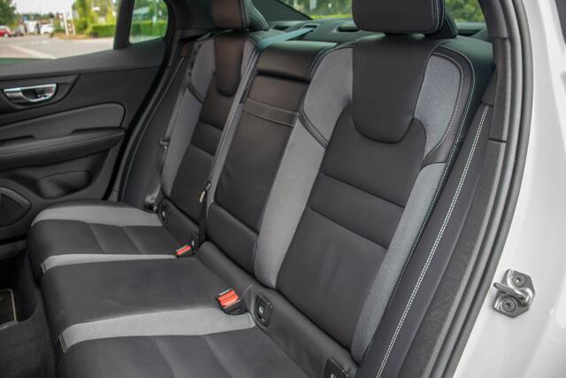 Volvo S60 B4 R-Design, Harman/Kardon, Stoel & Stuurverwarming, Trekhaak, Camera, Memory, Carplay, Adaptive Cruise.