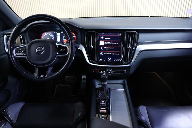 Volvo S60 2.0 T5 Intro Edition R-Design AUT 250pk PANO HUD H/K ACC CARPLAY DAB LEER '20