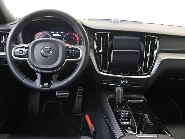 Volvo S60 2.0 T8 AWD Twin Engine R-Design | Bowers & Wilkins | Schuifdak | Camera | Leder Met Geheurgen Functie |