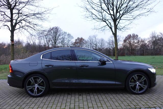 Volvo S60 2.0 T8 AWD Twin Engine R-Design | Harman Kardon | Pano | Head-up | BLIS | Camera | Memory | Pilot Assist |