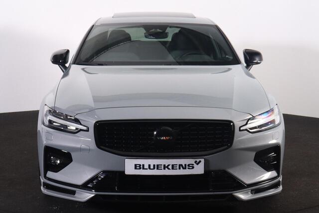 Volvo S60 B4 Plus Dark - Panorama/schuifdak - IntelliSafe Assist - Harman/Kardon audio - Adaptieve LED koplampen - Parkeercamera achter - Verwarmde voorstoelen, stuur & achterbank - Parkeersensoren voor & achter - Elektr. bedienb. voorstoelen met geheugen - Standka