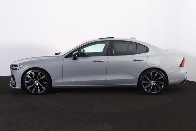 Volvo S60 B4 Plus Dark - Panorama/schuifdak - IntelliSafe Assist - Harman/Kardon audio - Adaptieve LED koplampen - Parkeercamera achter - Verwarmde voorstoelen, stuur & achterbank - Parkeersensoren voor & achter - Elektr. bedienb. voorstoelen met geheugen - Standka