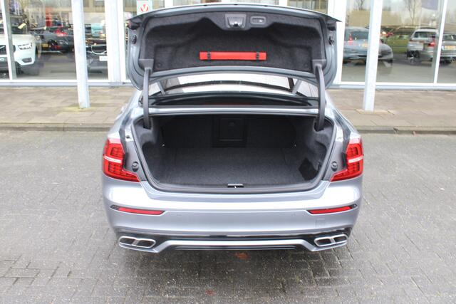 Volvo S60 B4 Automaat R-Design | Camera | Harman Kardon | Memory seats | Trekhaak | Keyless | Verw. Voorstoelen