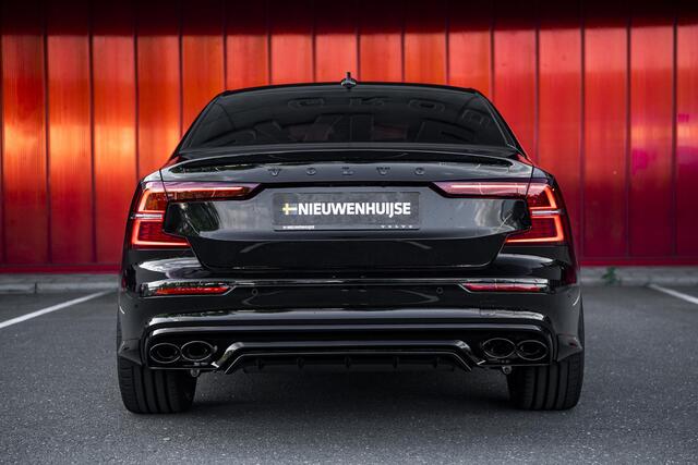 Volvo S60 2.0 B4 Ultimate Dark | Heico bodykit | 360° camera | Panorama dak | 21" | Harman & Kardon | Head-Up display | Sport Onderstel |