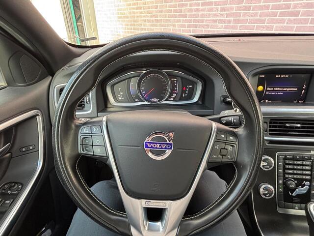 Volvo S60 1.5 T3 Summum | Trekhaak | Cruise control | Stoelverwarming | Climate control | Parkeersensoren |