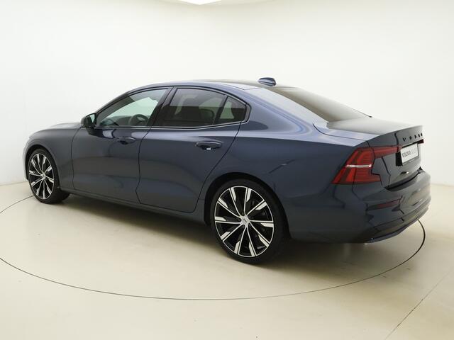 Volvo S60 B4 211pk Plus Dark / Schuif-kanteldak / H&K Audio / Semi elektrische trekhaak / Geventileerd leder / Getint glas / Stoel&Stuurverwarming.