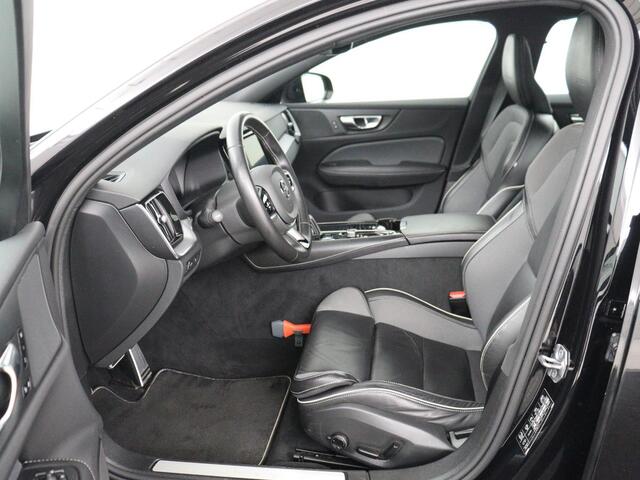 Volvo S60 2.0 T6 AWD Twin Engine R-Design | Stoelverwarming | Adaptive cruise | Standkachel | Camera | 19'' | Carplay | Full LED | Navigatie | Side Assist | Half leder | Origineel NL | PHEV | Plug In