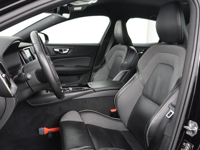 Volvo S60 2.0 T6 AWD Twin Engine R-Design | Stoelverwarming | Adaptive cruise | Standkachel | Camera | 19'' | Carplay | Full LED | Navigatie | Side Assist | Half leder | Origineel NL | PHEV | Plug In