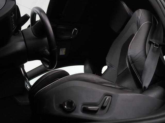 Volvo S60 2.0 T6 AWD Twin Engine R-Design | Stoelverwarming | Adaptive cruise | Standkachel | Camera | 19'' | Carplay | Full LED | Navigatie | Side Assist | Half leder | Origineel NL | PHEV | Plug In