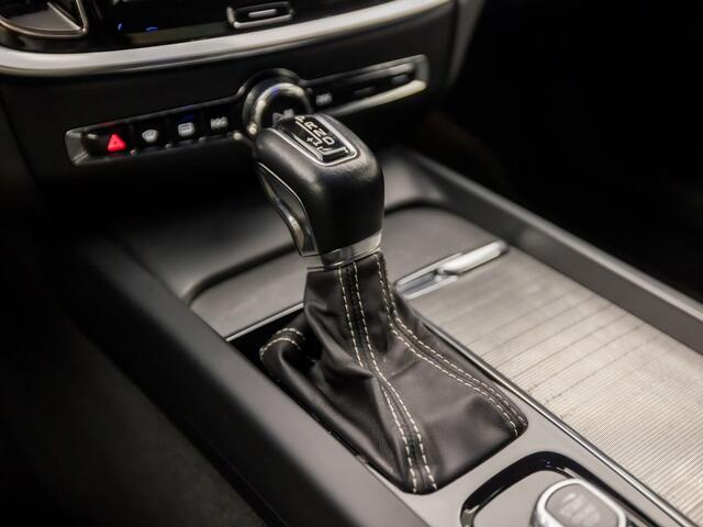 Volvo S60 2.0 T4 R-Design 190Pk Automaat (APPLE CARPLAY, GROOT NAVI, MEMORY SEATS, CAMERA, LEDER, SPORTSTOELEN, GETINT GLAS, PARKEERSENSOREN, NIEUWSTAAT)