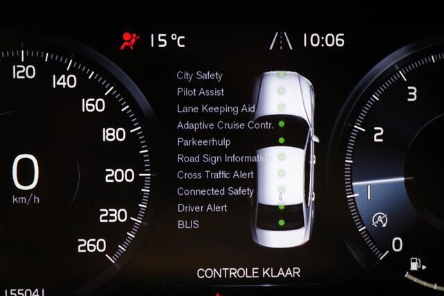 Volvo S60 2.0 T5 Intro Edition | SCANDINAVIAN / LUXURY- LINE | PANORAMDAK | HEAD UP | ACHTERBANKVERWARMING | 20"