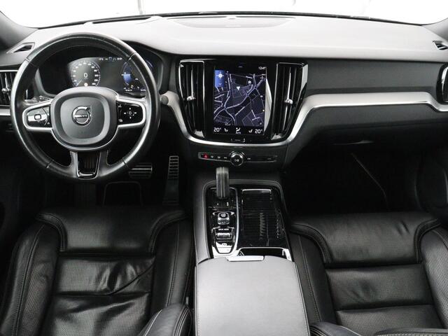 Volvo S60 2.0 Recharge T8 AWD R-Design | Panoramadak | Stoelventilatie | Head-Up | Leder | 360 Camera | Massage | Adaptive cruise | Trekhaak | Achterbankverwarming | Carplay | Harman/Kardon | PHEV | Plug In