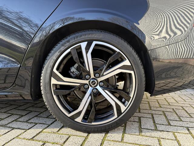 Volvo S60 B4 Plus Dark