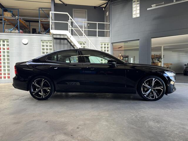 Volvo S60 2.0 B4 Ultimate Dark PANO-H&K-HUD-MEMORY-ACC-NAP