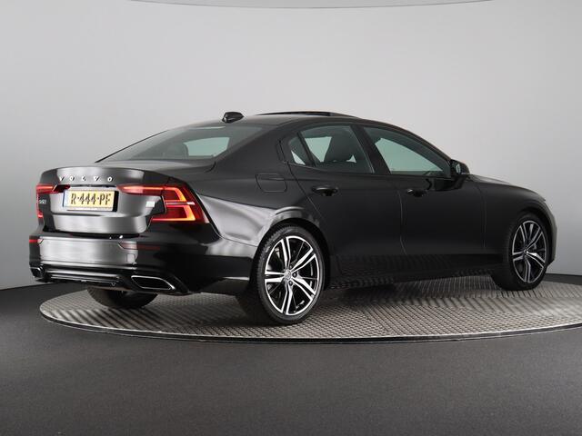 Volvo S60 2.0 Recharge T8 AWD R-Design SOH 98% (Trekhaak / Pano / Camera / H&K / Cruise / Stoel-Stuurverw.)