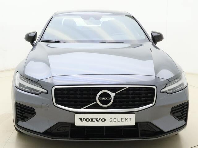 Volvo S60 T6 AWD Twin Engine R-Design | Sportstoelen | Trekhaak | Hemel donker | Camera achter | Stoelverwarming | Memory |