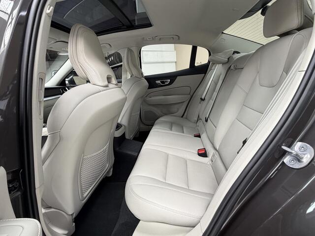 Volvo S60 2.0 Recharge T8 AWD Ultimate Dark | 1e eig., schadevrij, dealeronderhouden |