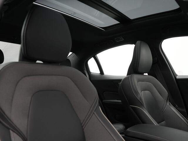 Volvo S60 T8 AWD R Design Polestar Engineerd PHEV 405pk Dealer O.H. | Panodak | Adaptive Cruise | Camera | Harman / Kardon | Lederen Sportstoelen Memory & Verwarmd | Keyless | Stuur Verwarmd | Apple Carplay | Navigatie | DAB | Plug In Hybrid |