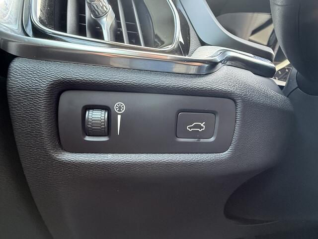 Volvo S60 BWJ 2021 2.0 B4 198 PK Inscription AUTOMAAT | FULL LED | HARMAN/KARDON | LEDER | KEYLESS | ELEKTR. STOELEN | ADAPTIVE CRUISE | STOEL + STUURVERW. | DAB + | CAMERA | DODE HOEK | LMV | PDC