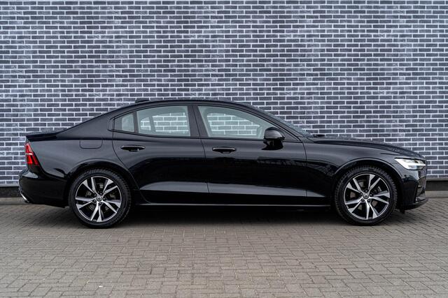 Volvo S60 B3 R-Design | Navigatie | Adaptieve Cruise Control | Keyless | Stoel-/Stuurverwarming | Dodehoekdetectie | Sportchassis | Elek. Stoelen | Memory | LED Koplampen | Park Assist | DAB | Zitverlenging | Apple Carplay & Android Auto | 18" LM