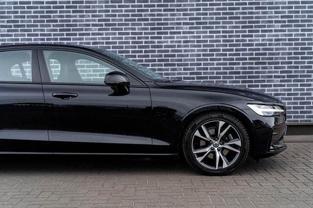Volvo S60 B3 R-Design | Navigatie | Adaptieve Cruise Control | Keyless | Stoel-/Stuurverwarming | Dodehoekdetectie | Sportchassis | Elek. Stoelen | Memory | LED Koplampen | Park Assist | DAB | Zitverlenging | Apple Carplay & Android Auto | 18" LM