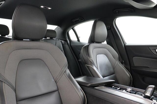 Volvo S60 B3 (M-HYBRID) R-DESIGN -CAMERA|POWER-SEAT|KEYLESS|ADAP.CRUISE|BLIS|CARPLAY|19"