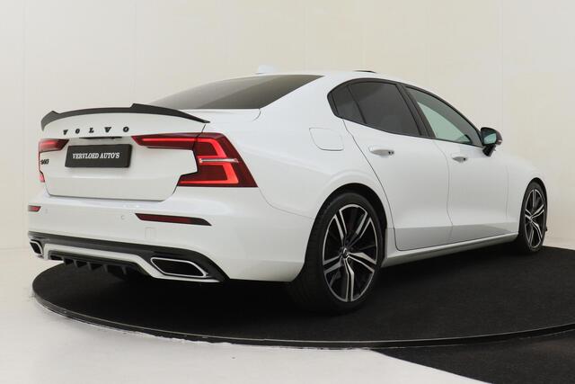 Volvo S60 B4 (M-HYBRID) R-DESIGN -PANO.DAK|HARMAN/KARDON|CAMERA|SPORTSTOELEN|KEYLESS|RESERVEWIEL|STYLING|19"