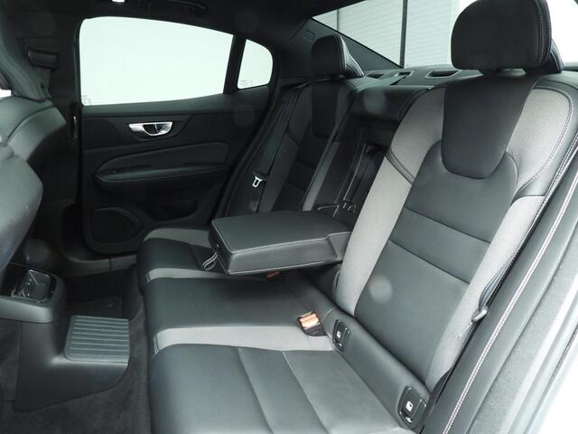 Volvo S60 2.0 Recharge T6 AWD Plus Dark Leder / Trekhaak / Schuifdak / Alu wielen