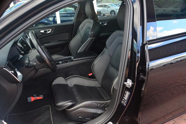 Volvo S60 2.0 B4 R-Design R DESIGN Nederlandse auto dealeronderhouden 101308 NAP laatste beurt bij 98012km zeer compleet adaptive cruise lane assist camera Harman Kardon audio navigatie stoelverwarming pdc led sports