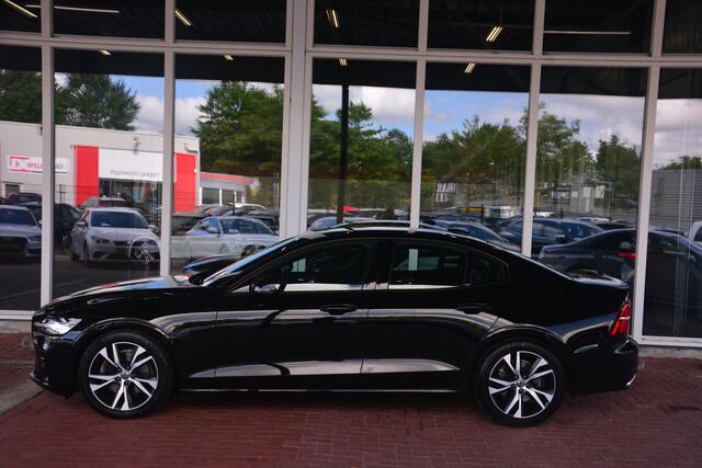 Volvo S60 2.0 B4 R-Design R DESIGN Nederlandse auto dealeronderhouden 101308 NAP laatste beurt bij 98012km zeer compleet adaptive cruise lane assist camera Harman Kardon audio navigatie stoelverwarming pdc led sports