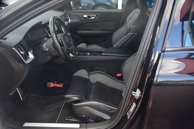 Volvo S60 2.0 B4 R-Design R DESIGN Nederlandse auto dealeronderhouden 101308 NAP laatste beurt bij 98012km zeer compleet adaptive cruise lane assist camera Harman Kardon audio navigatie stoelverwarming pdc led sports