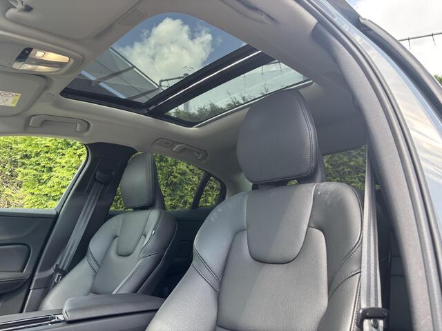 Volvo S60 B4 Ultimate Dark Schuifdak Leder Trekhaak Aut.