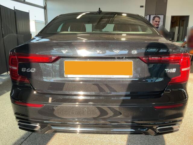 Volvo S60 2.0 T4 R-DESIGN AUTOMAAT Lederen sportstoelen | Open dak | Harman Kardon | HUD