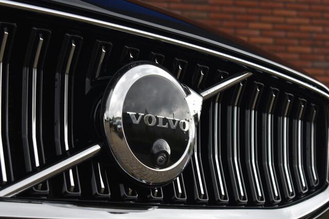 Volvo S60 T6 Recharge 350PK AWD Ultimate Bright | Bowers en Wilkins | Trekhaak | Rondomzicht camera | Massage functie voorstoelen