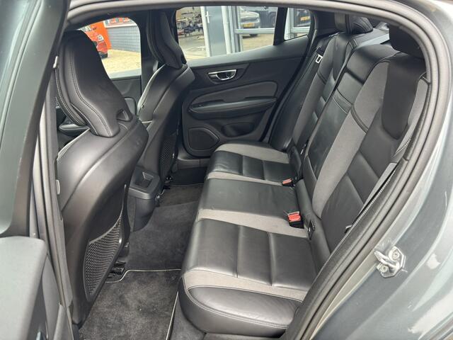 Volvo S60 2.0 T4 R-Design Polestar Engineerd / Applecarplay / Androidauto / Navi / Camera / Trekhaak Wegklapbaar /