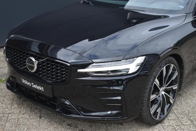 Volvo S60 B4 Plus Dark | Harman Kardon Premium Sound | 20'' lichtmetalen velgen | Elektrisch verstelbare stoelen met geheugen | Elektrisch uitklapbare trekhaak | Stuur en stoelverwarming | Achteruitrijcamera | Keyless | Google Navigatie |