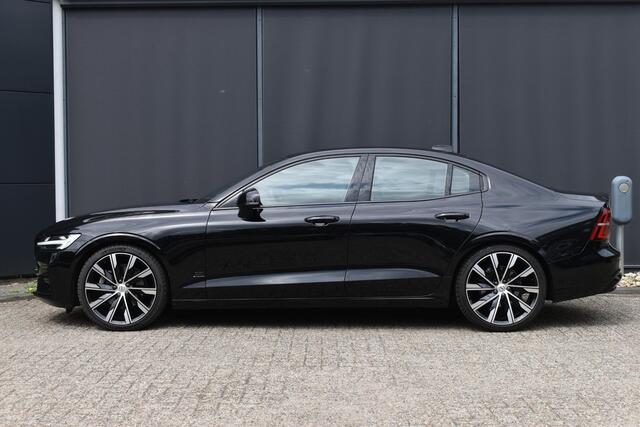Volvo S60 B4 Plus Dark | Harman Kardon Premium Sound | 20'' lichtmetalen velgen | Elektrisch verstelbare stoelen met geheugen | Elektrisch uitklapbare trekhaak | Stuur en stoelverwarming | Achteruitrijcamera | Keyless | Google Navigatie |