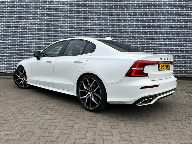 Volvo S60 2.0 B5 R-Design | Panoramadak | Harman Kardon Audio | Achteruitrijcamera | Parkeersensoren | Keyless Entry | Elektrische Achterklep | Elektrisch Verstelbare Voorstoelen | Stoelverwarming | Cruise Control Adaptief | BLIS | Navigatie | Apple Carplay | Android Auto