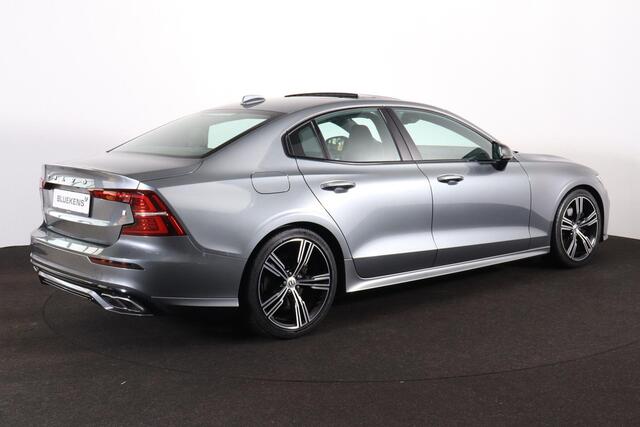 Volvo S60 T4 R-Design - Panorama/schuifdak - Parkeercamera achter - Verwarmde voorstoelen & achterbank - Parkeersensoren voor & achter - Elektr. bedienb. voorstoelen met geheugen links - Head up display - Cruise control - Inklapbare trekhaak - 19' LMV