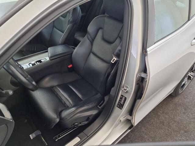 Volvo S60 2.0 B3 Inscription | Adaptieve Cruise Control | Panoramadak | Trekhaak | 360º Parkeercamera | Head-Up Display | 19" Velgen | Harman Kardon Audio | Stoel-/Stuurverwarming |