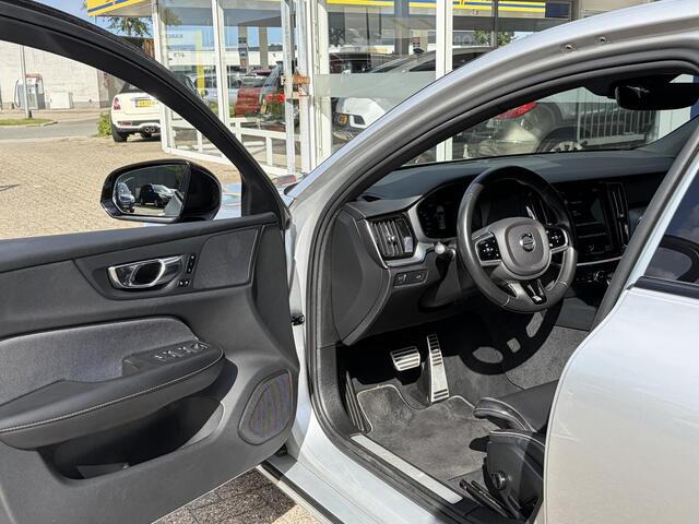 Volvo S60 2.0 T4 R-Design / Automaat / NL-Auto / Dealer-Onderhouden / Adaptieve Cruise-Control / Pilot-Assist / Standkachel / Vol-Leder / Elektr.-Stoelen met Geheugen / LED / Keyless / Radio-Bluetooth / Navi / PDC V+A met Camera / 20'' LMV / ENZ.