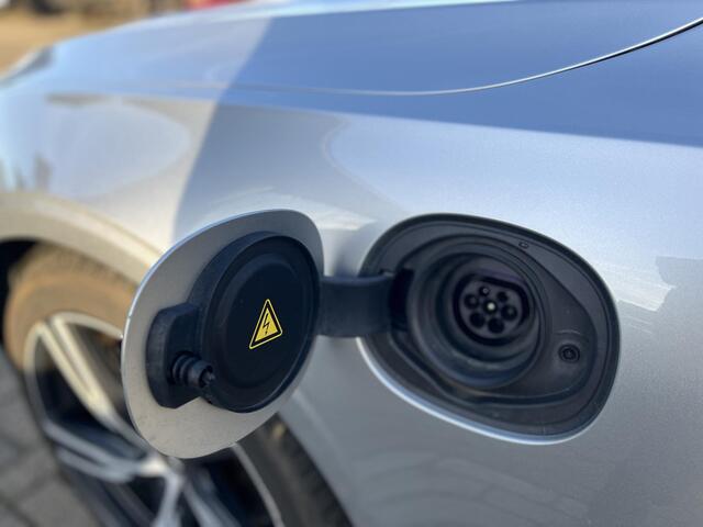 Volvo S90 T8 AWD R-Design Schuifdak | 360 camera | HUD | Luchtvering