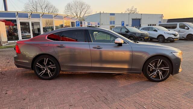Volvo S90 2.0 T8 AWD Inscription BOMVOL! HUD / WEGKLAPBARE TREKHAAK / PANO / ELEK ACHTERKLEP