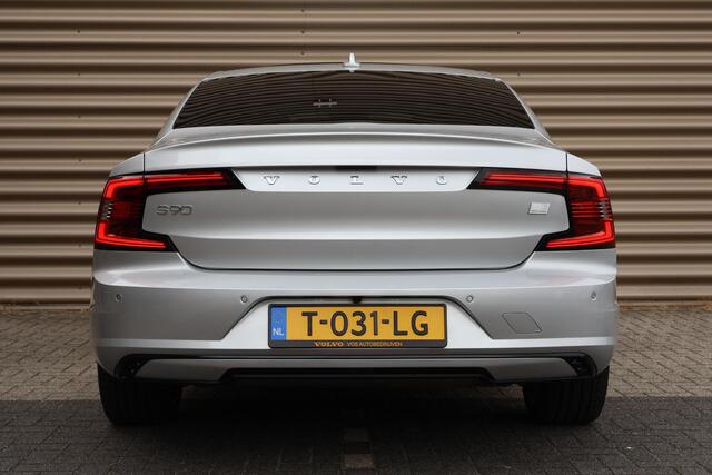 Volvo S90 T8 AWD R-Design | Luchtvering | Schuif/kantel-dak | Gelaagd Glas | 360 Camera | Elektr. trekhaak |